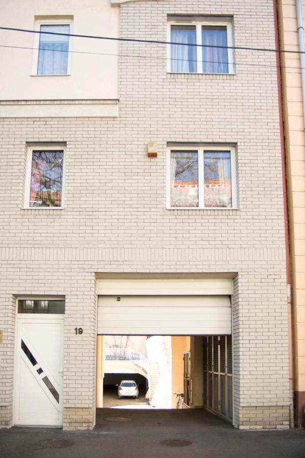 Aida Sport Apartman 埃格尔 外观 照片